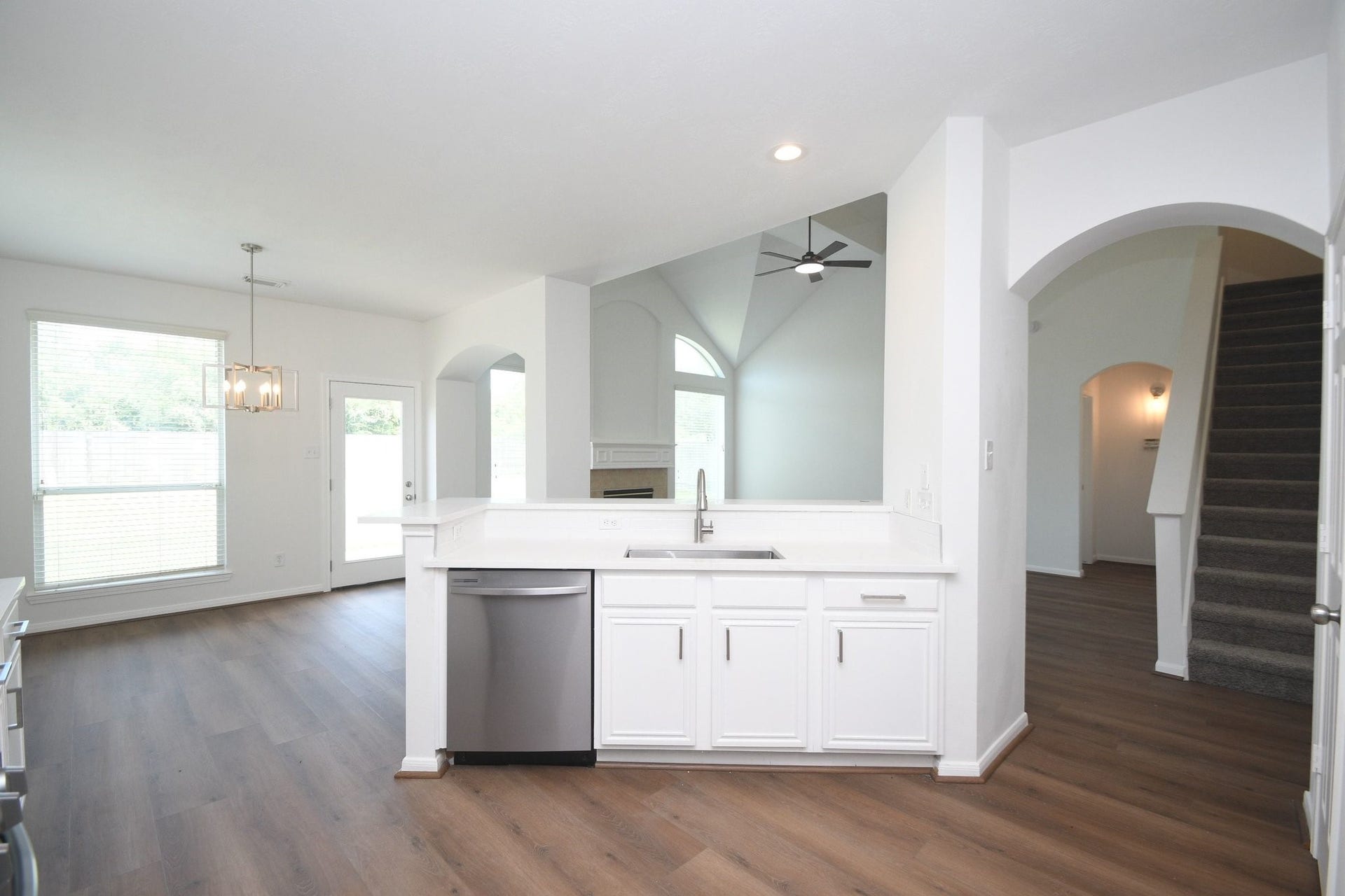 9111 Morningstar Drive, Sugar Land, TX 77479 9111 Morningstar Drive, Sugar Land, TX 77479