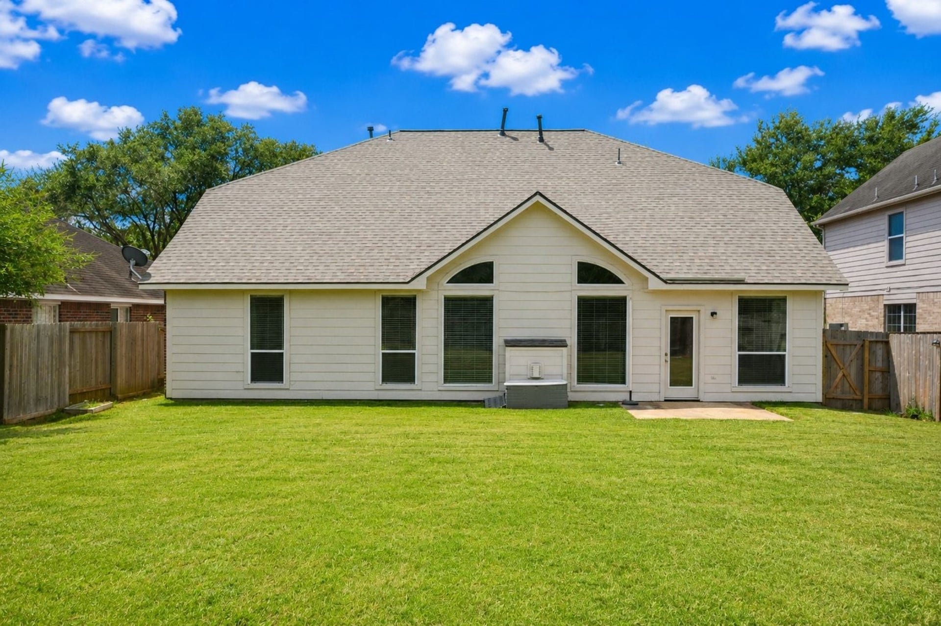 9111 Morningstar Drive, Sugar Land, TX 77479 9111 Morningstar Drive, Sugar Land, TX 77479