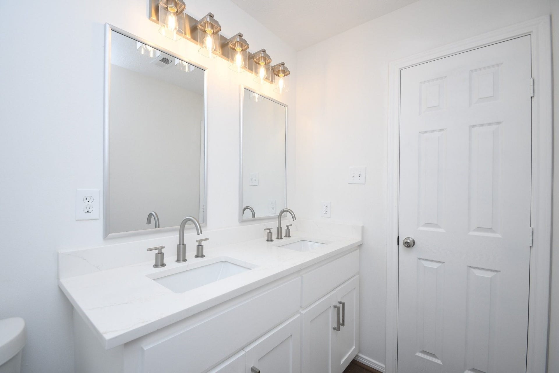 9111 Morningstar Drive, Sugar Land, TX 77479 9111 Morningstar Drive, Sugar Land, TX 77479
