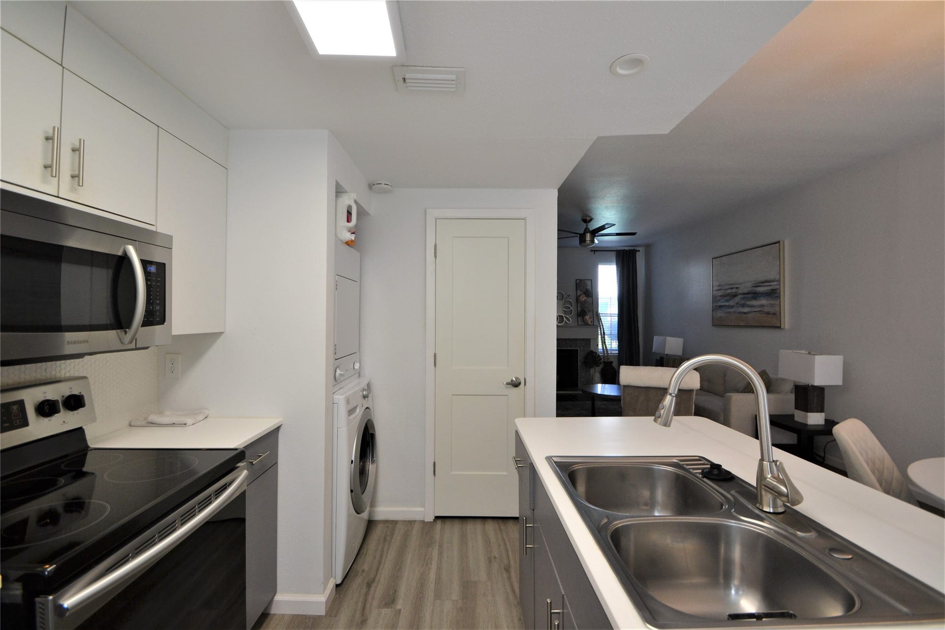 2626 NORTH BOULEVARD, #26, Houston, TX 77098 2626 NORTH BOULEVARD, #26, Houston, TX 77098