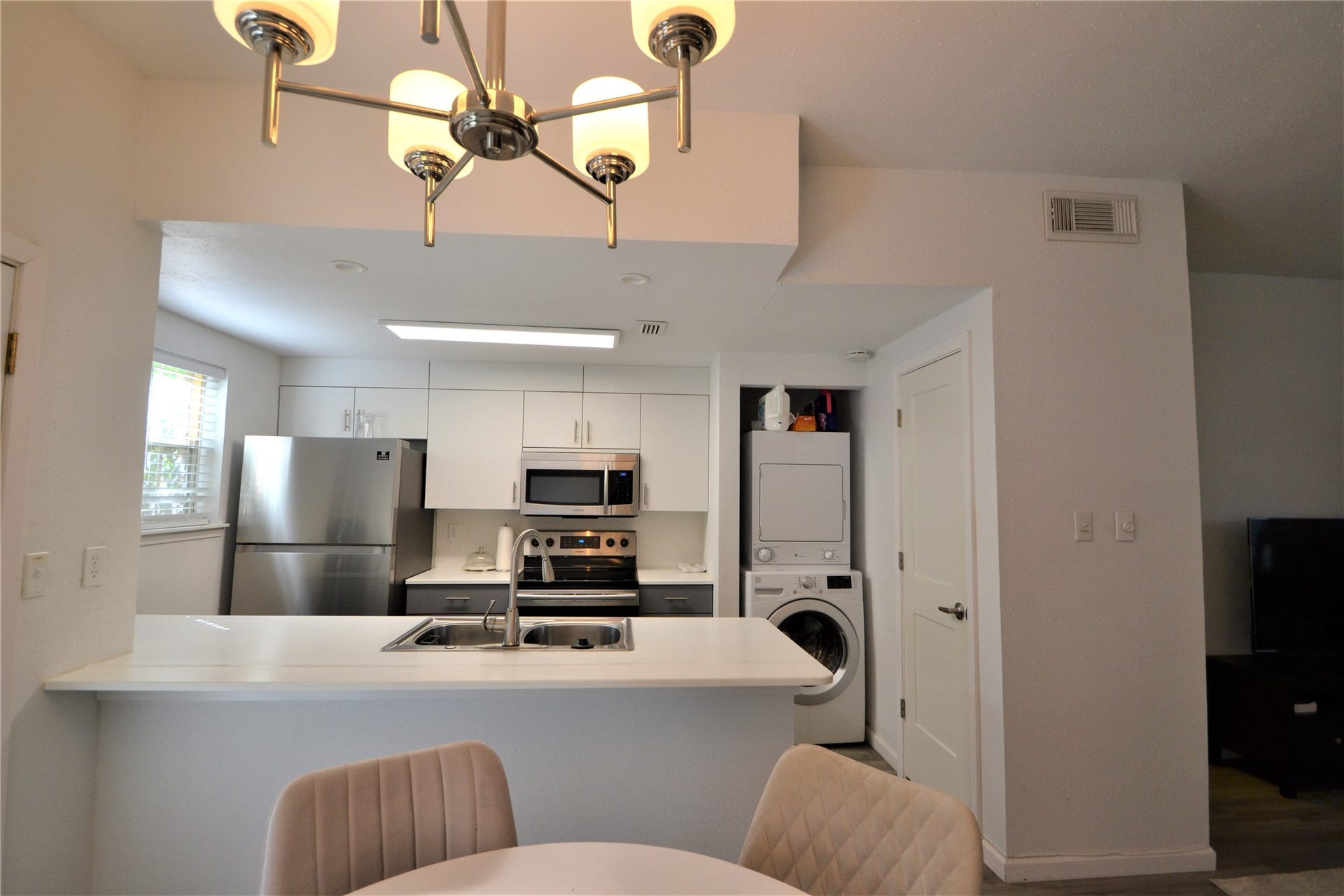 2626 NORTH BOULEVARD, #26, Houston, TX 77098 2626 NORTH BOULEVARD, #26, Houston, TX 77098