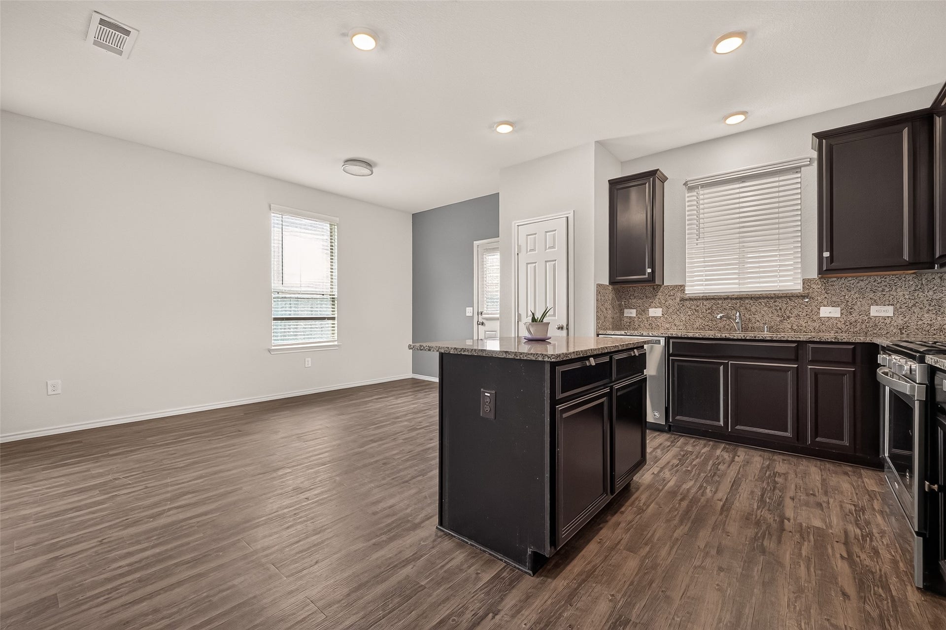 2734 Summer Lane, Missouri City, TX 77489 2734 Summer Lane, Missouri City, TX 77489