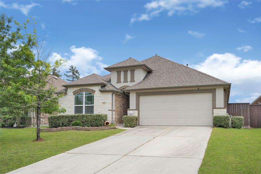 Property photo for 3021 Quarry Springs Drive, Conroe, TX