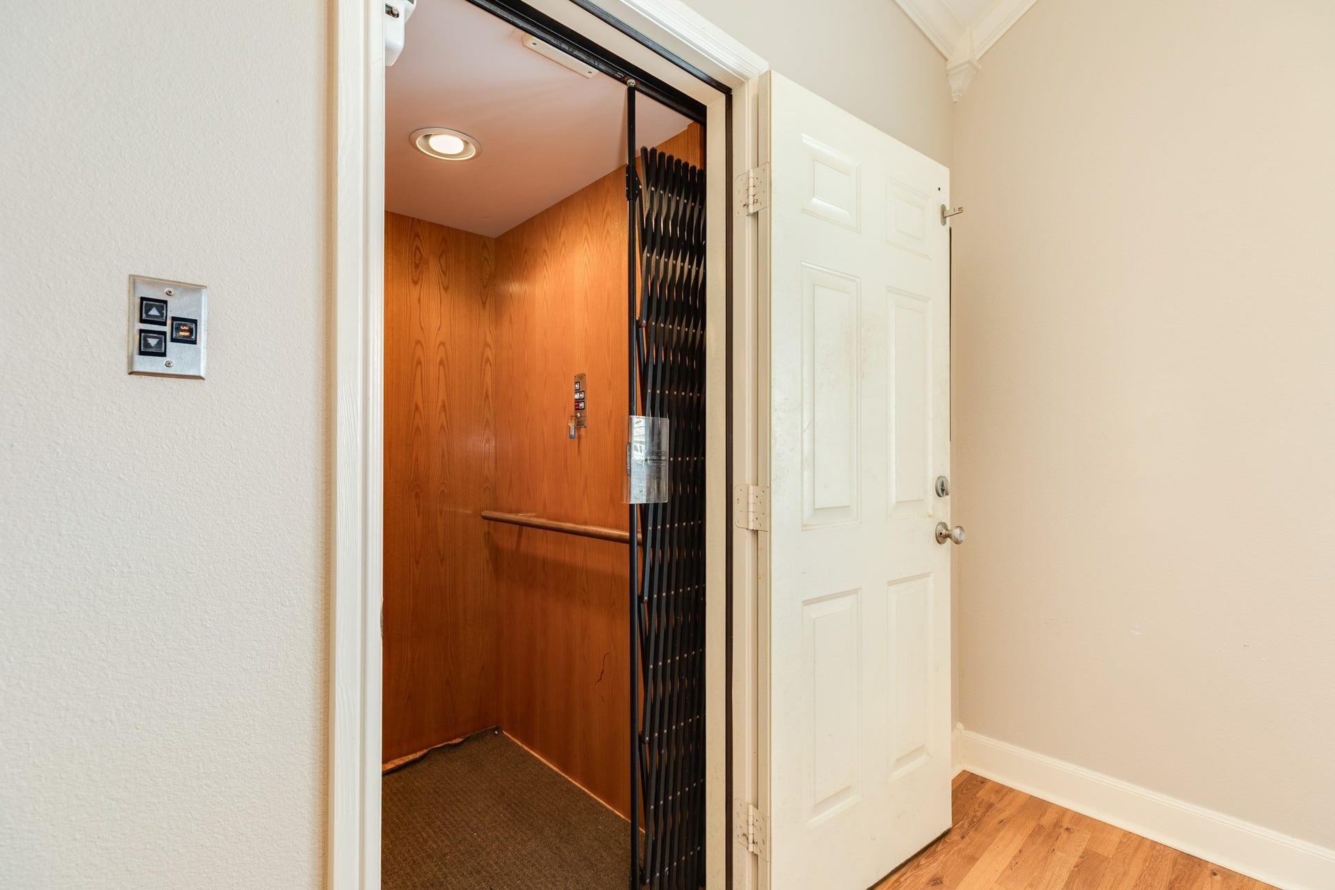 325 Admiral Circle, Tiki Island, TX 77554 View into the elevator.