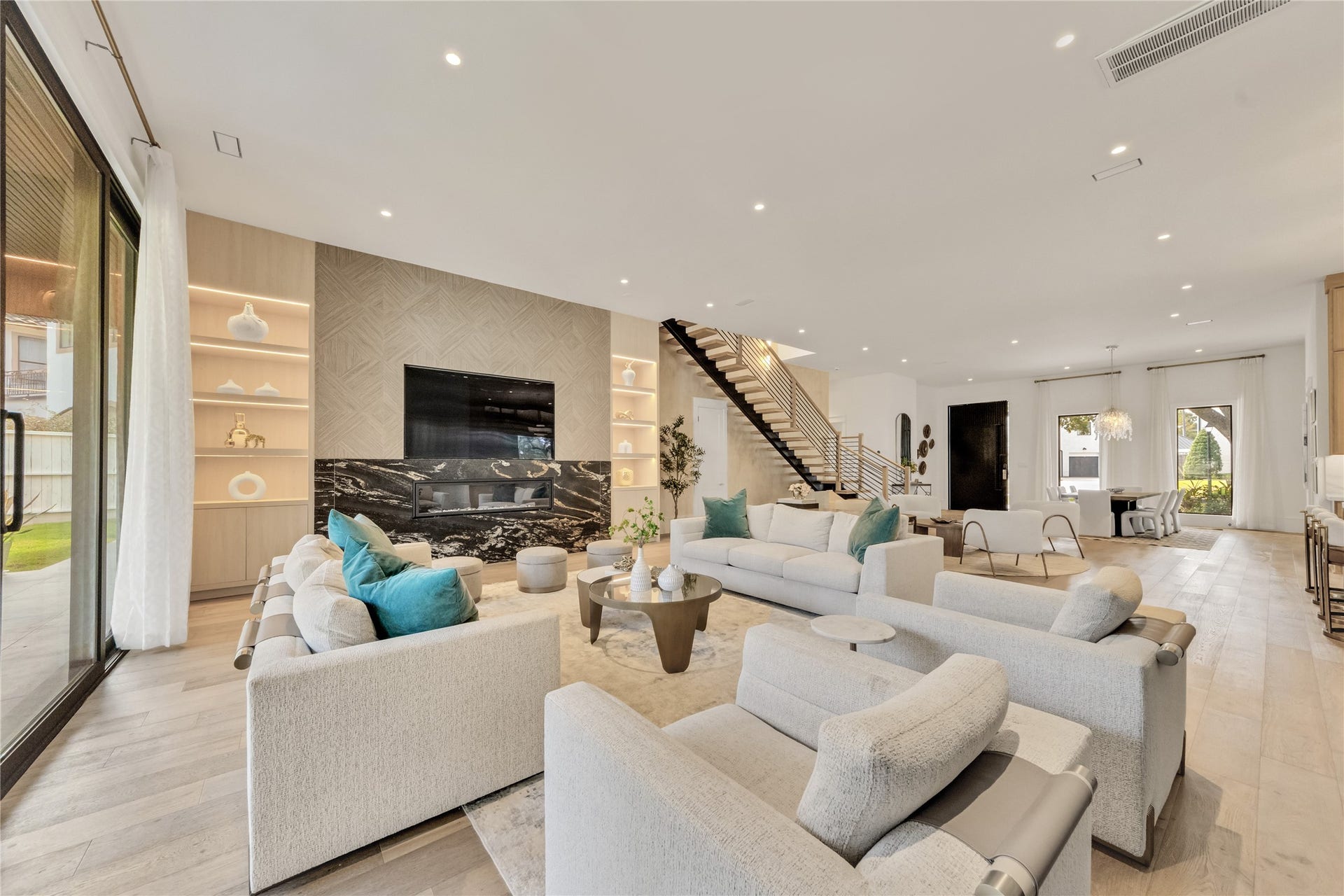 7546 Inwood Drive, Houston, TX 77063