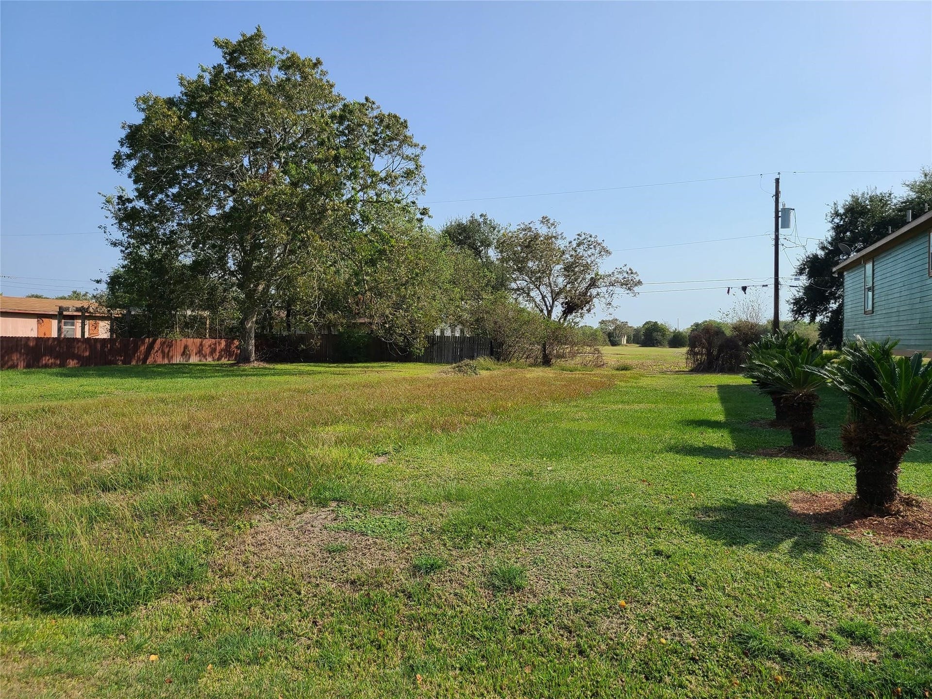 6715 Hawthorne, Hitchcock, TX 77563 6715 Hawthorne, Hitchcock, TX 77563