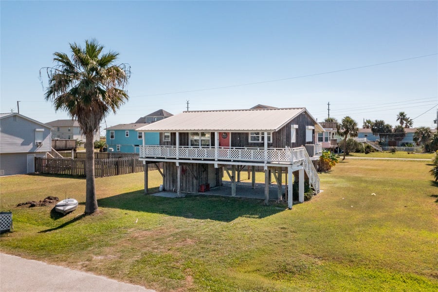 Property photo for 16519 Captain Kidd Road, Jamaica Beach, TX