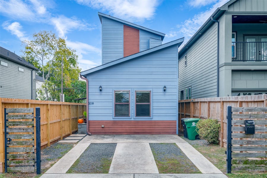 Property photo for 308 E 39th Street, Houston, TX