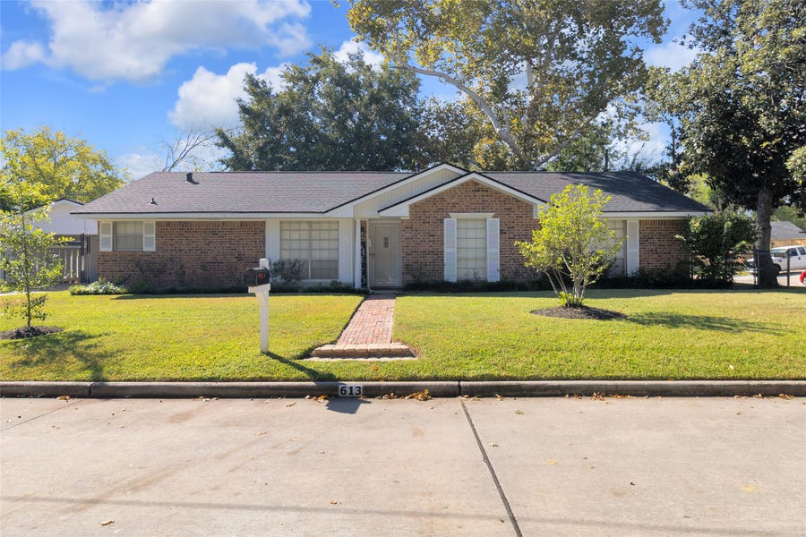 Property photo for 613 N Avenue F, Humble, TX