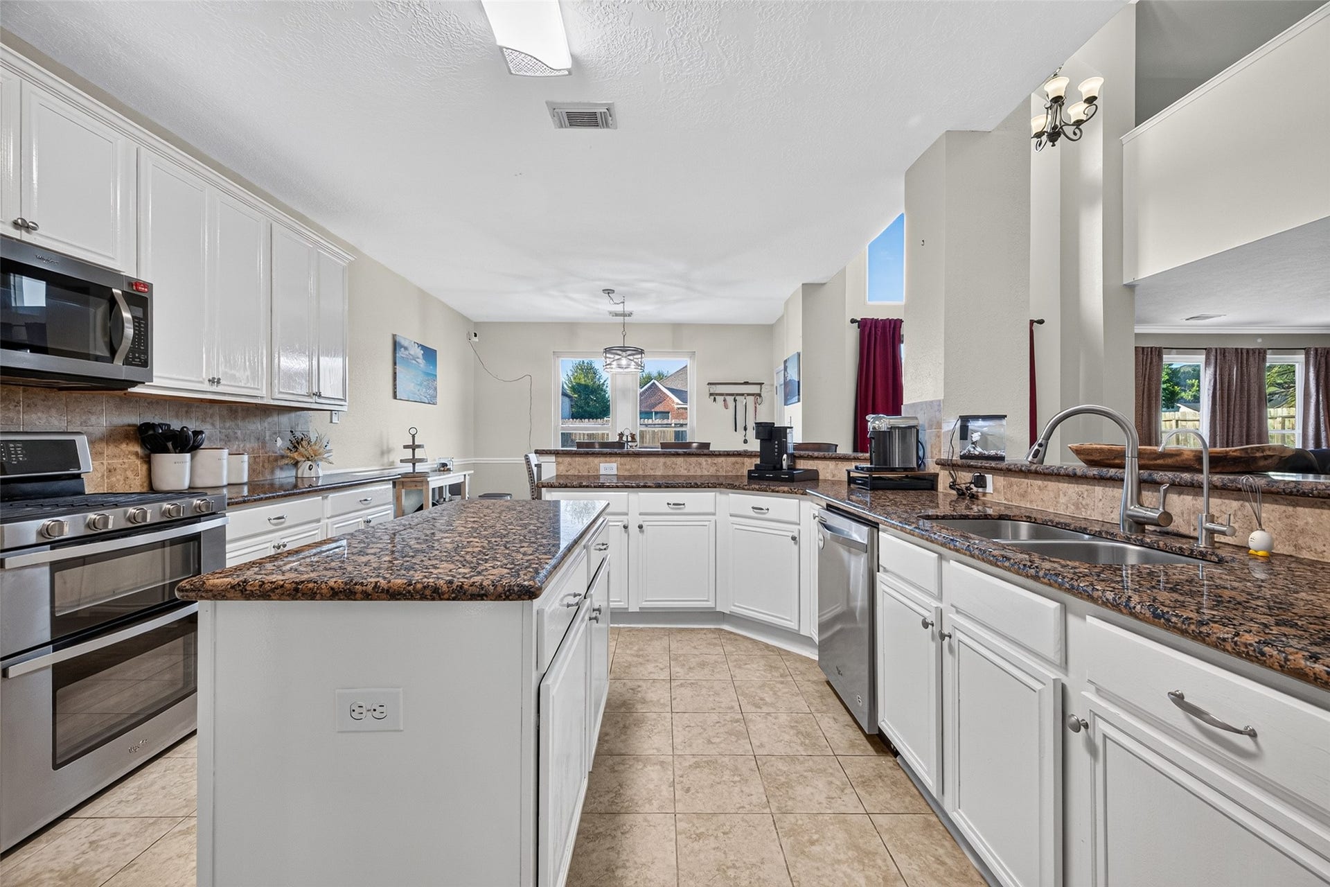 1806 N Everglades, Deer Park, TX 77536 1806 N Everglades, Deer Park, TX 77536