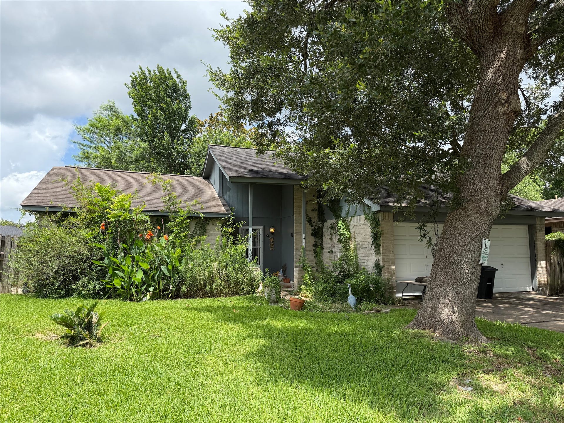 16111 Tibet Road, Friendswood, TX 77546