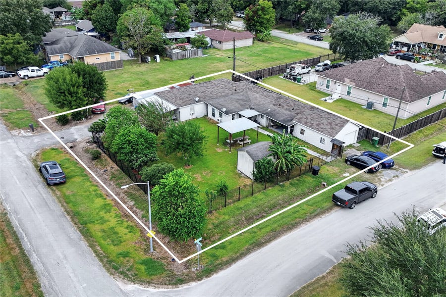 Property photo for 7433 Red Robin Lane, Houston, TX