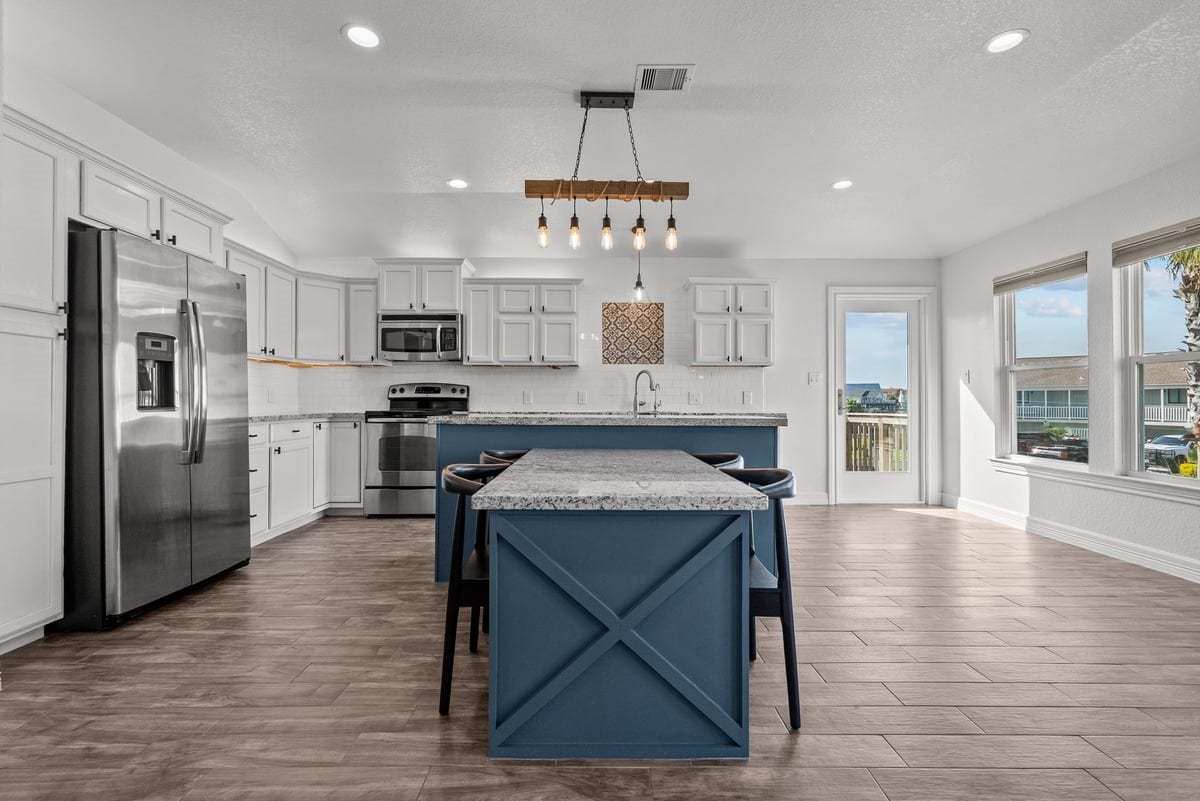 2 Part Kitchen Island with extension for Eating, Stainless Steel Appliances - Lots of cabinets for storage and plenty of counter space!