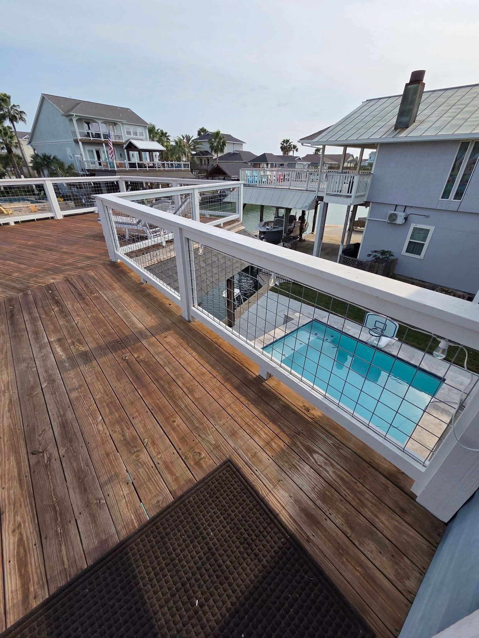 214 Sampan Drive, Tiki Island, TX 77554