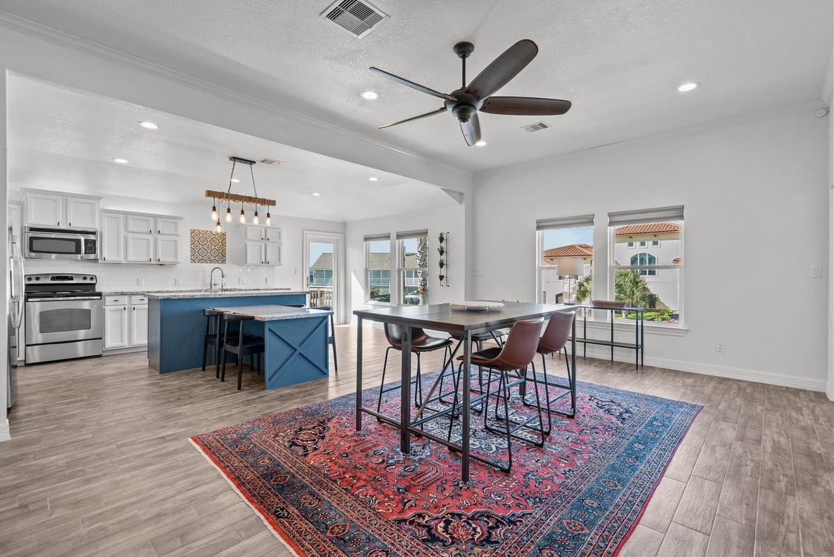 Great Space with lots of Natural Lighting!