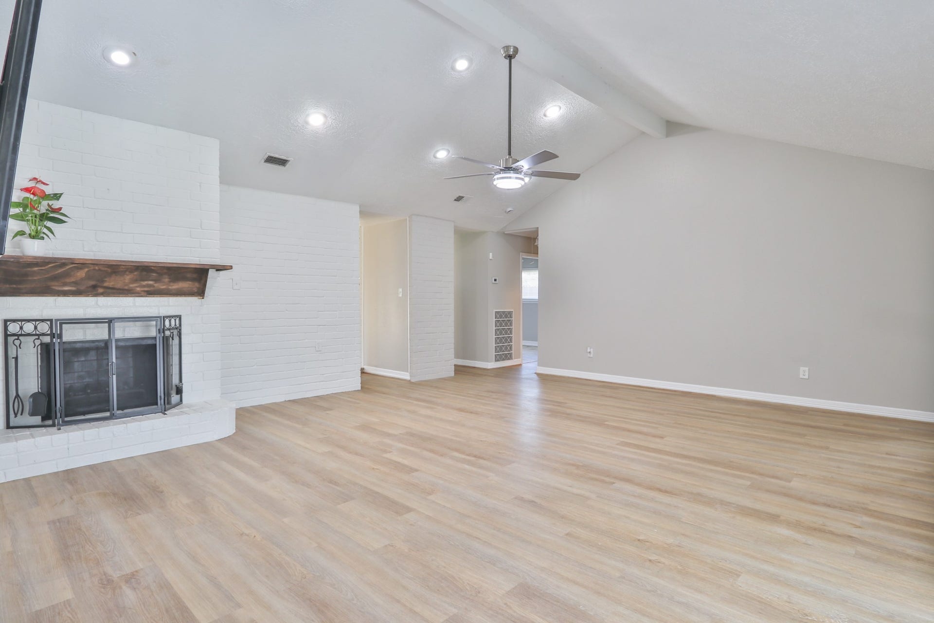 509 Belmont Drive, Friendswood, TX 77546 509 Belmont Drive, Friendswood, TX 77546