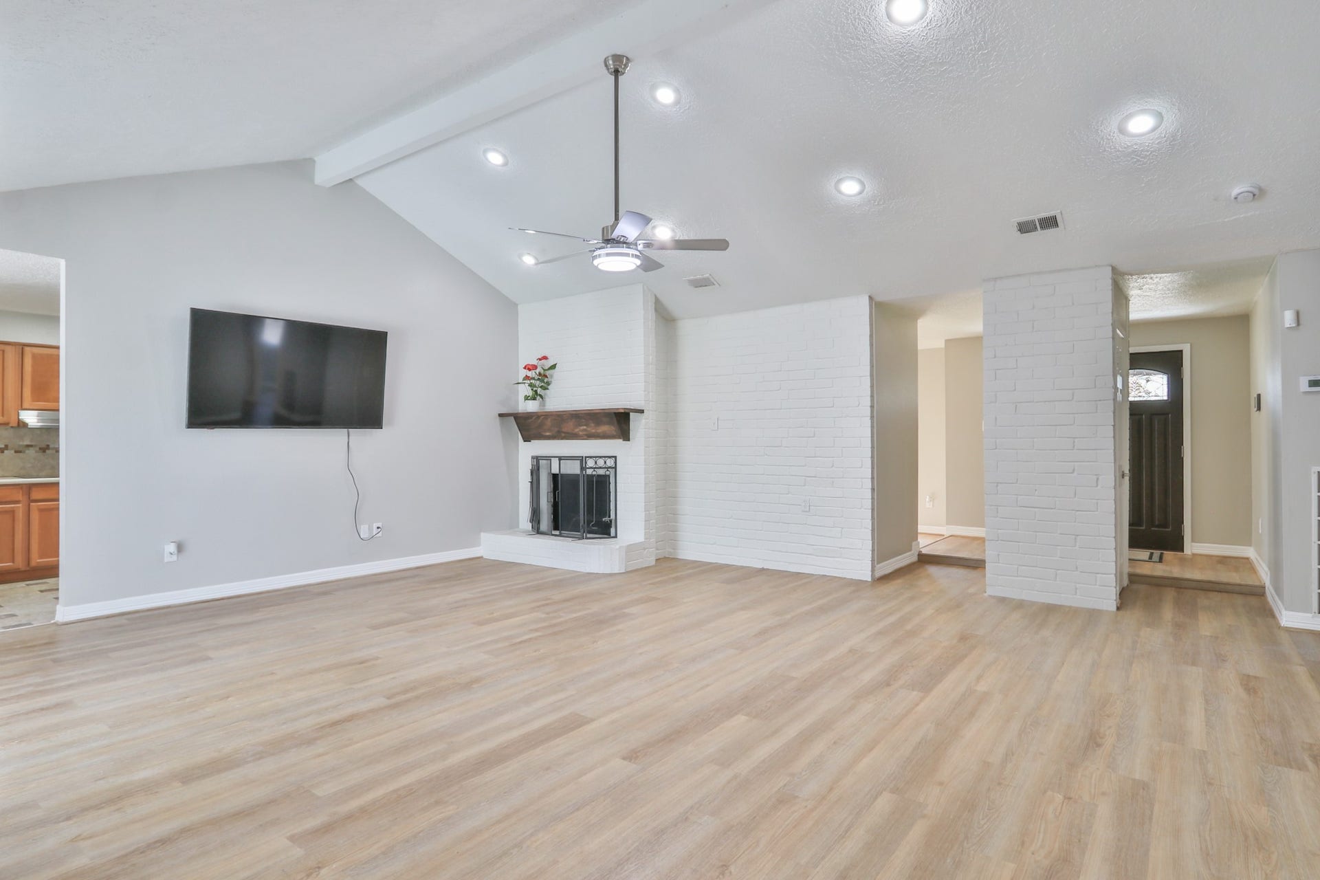 509 Belmont Drive, Friendswood, TX 77546 509 Belmont Drive, Friendswood, TX 77546