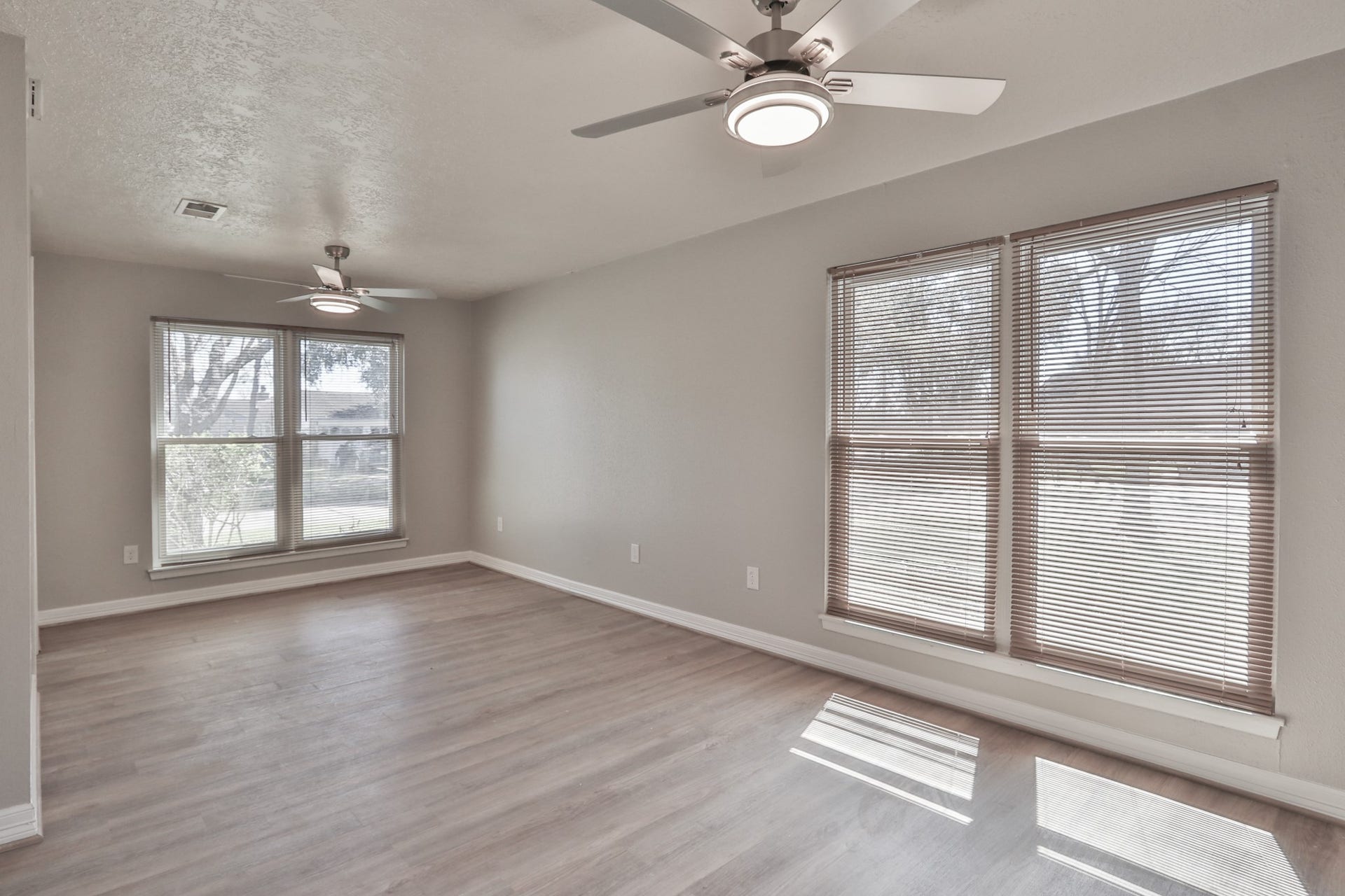 509 Belmont Drive, Friendswood, TX 77546 509 Belmont Drive, Friendswood, TX 77546