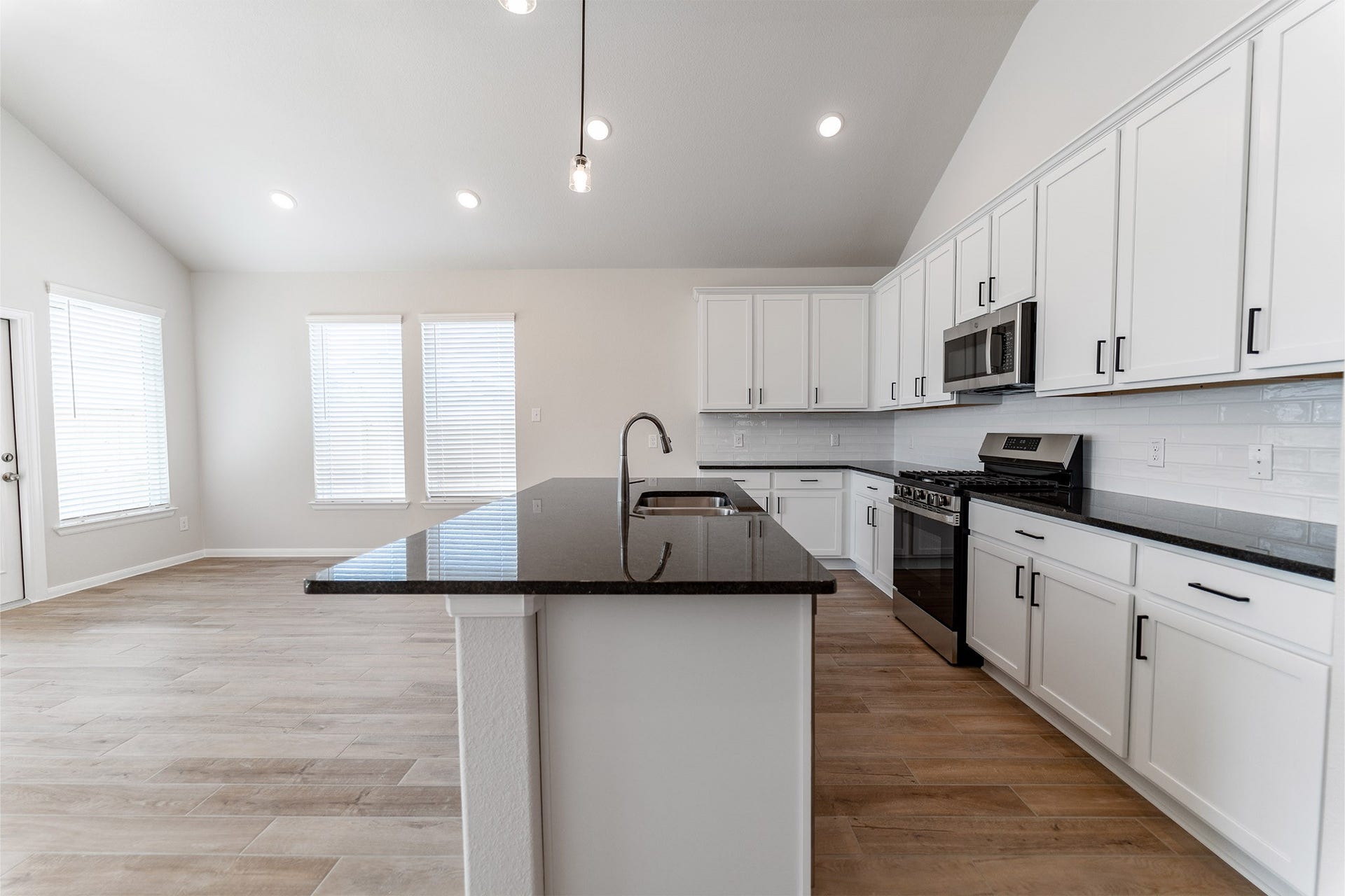2806 Obsidian Drive, Rosharon, TX 77583 2806 Obsidian Drive, Rosharon, TX 77583