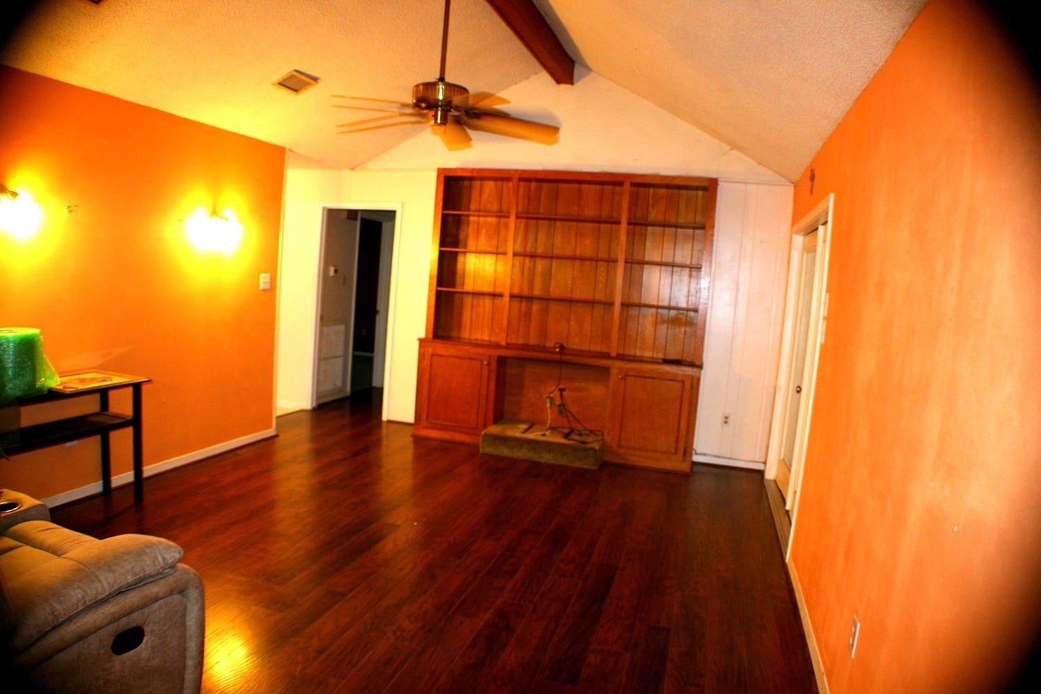 705 Sycamore Street S, Lake Jackson, TX 77566 Living Room