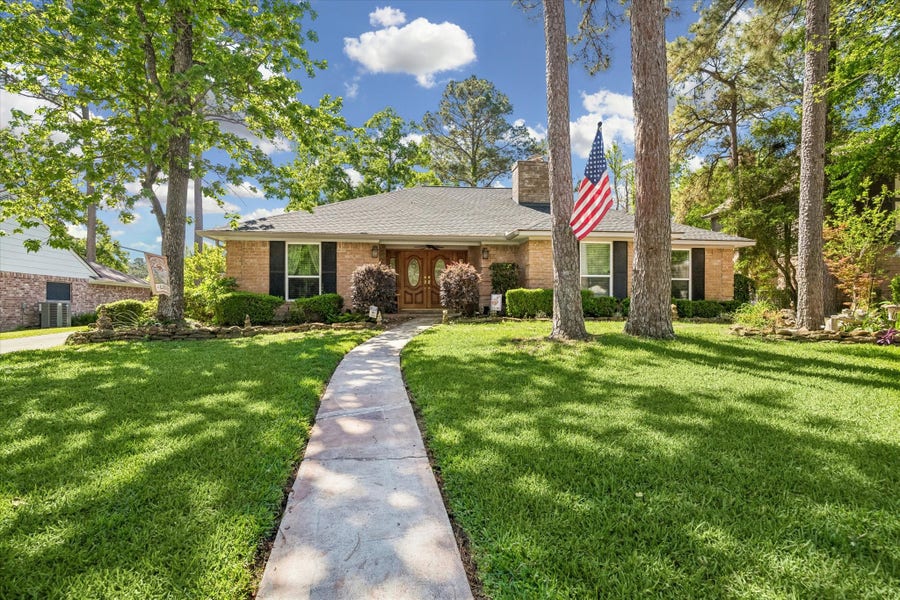 Property photo for 3614 Garden Lake Drive, Kingwood, TX