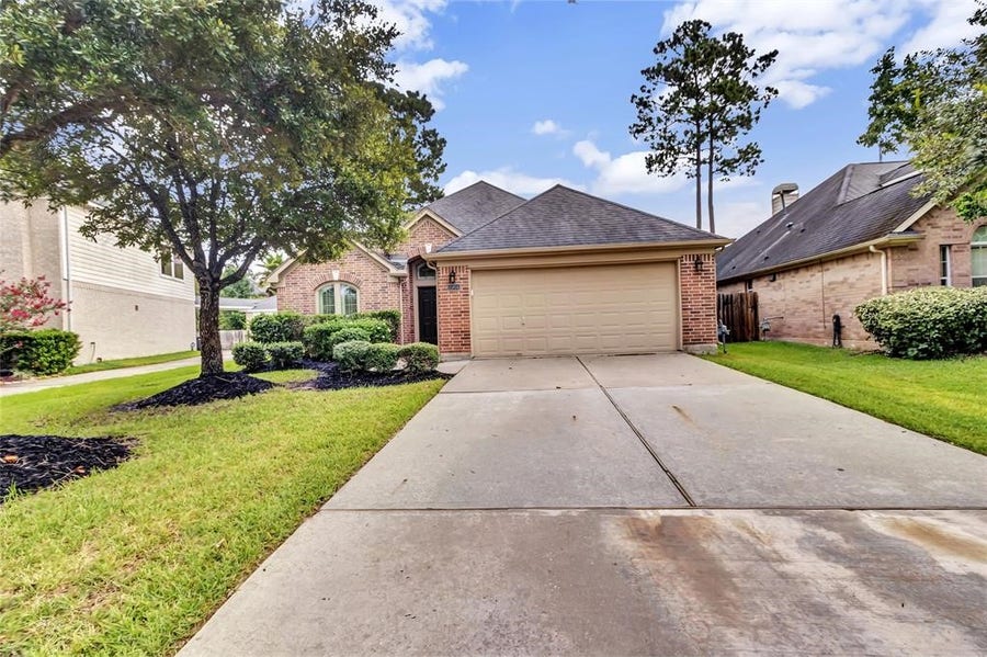 Property photo for 15814 Finwood Lane, Houston, TX