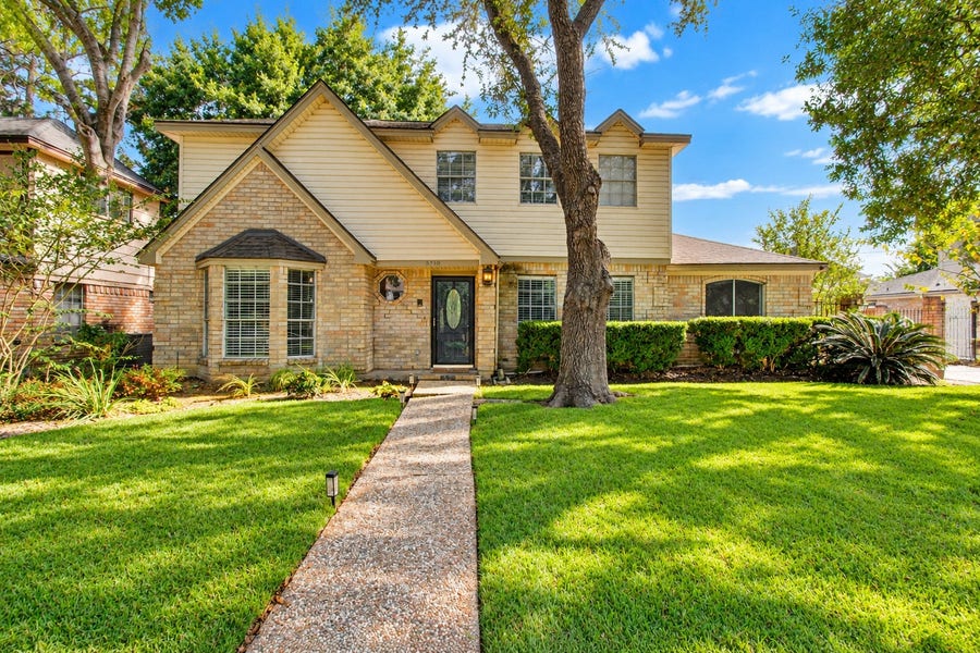Property photo for 15710 T C Jester Boulevard, Houston, TX