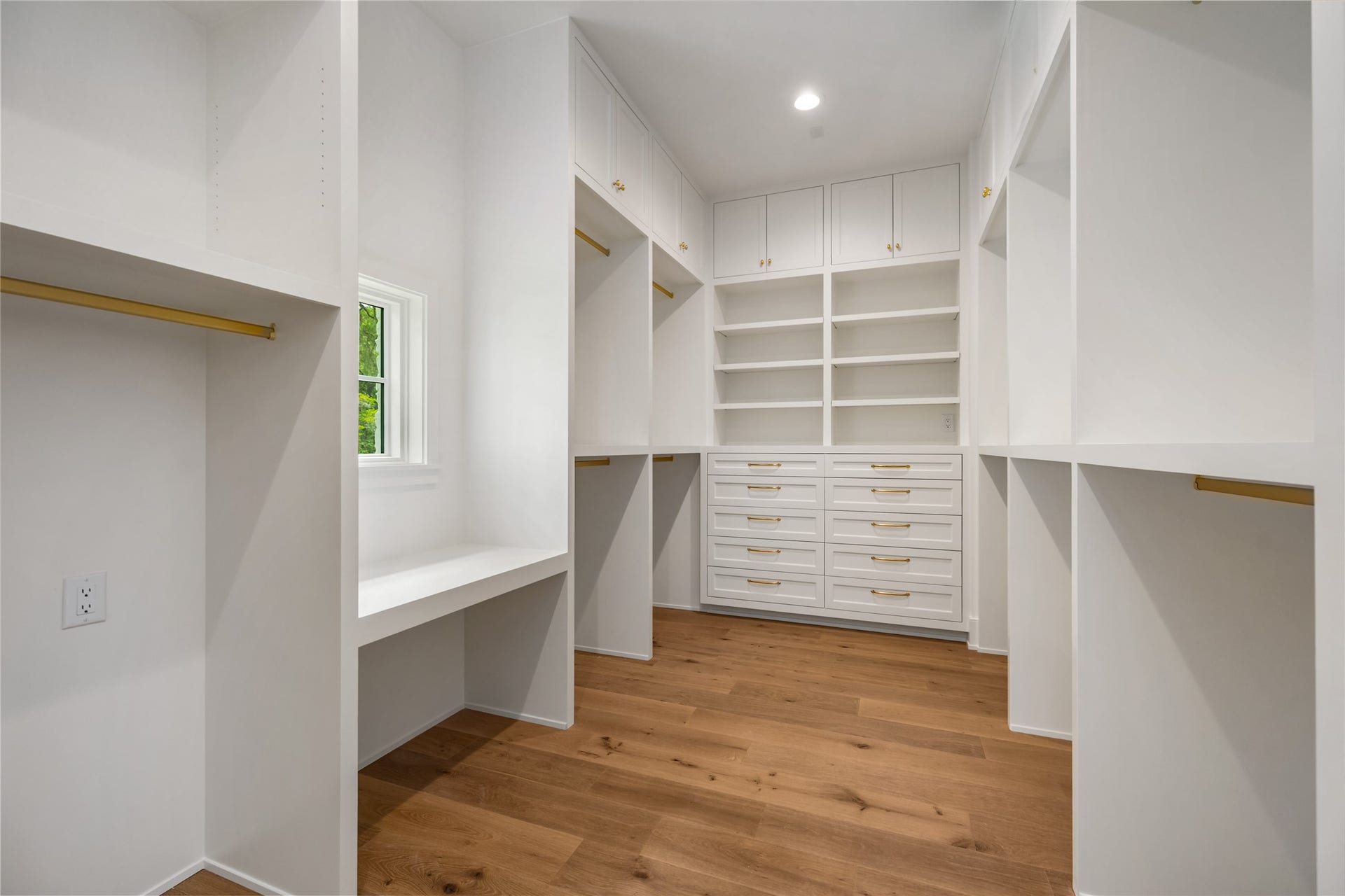 713 W 42nd Street, Houston, TX 77018 713 W 42nd Street, Houston, TX 77018