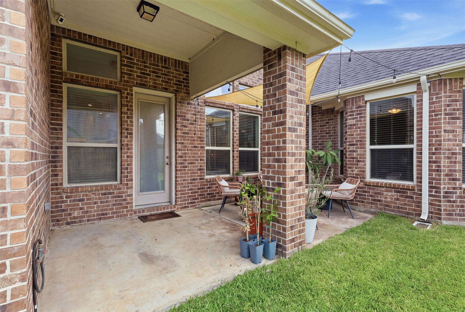 29622 Pewter Run Lane, Katy, TX 77494 Covered back patio perfect for outdoor dining and relaxing.
