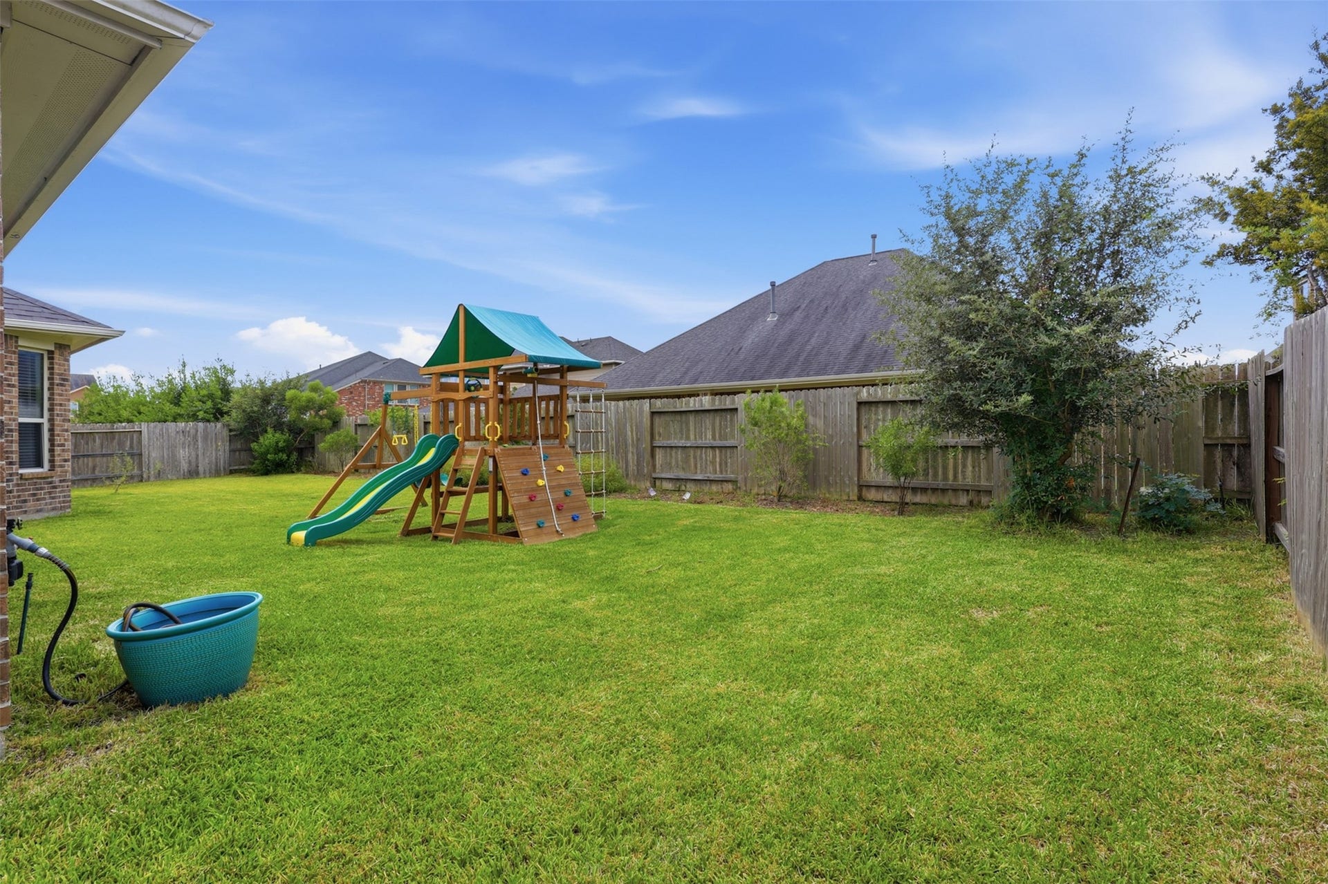 29622 Pewter Run Lane, Katy, TX 77494 Expansive backyard offers endless possibilities for a pool, garden, or outdoor entertaining space.