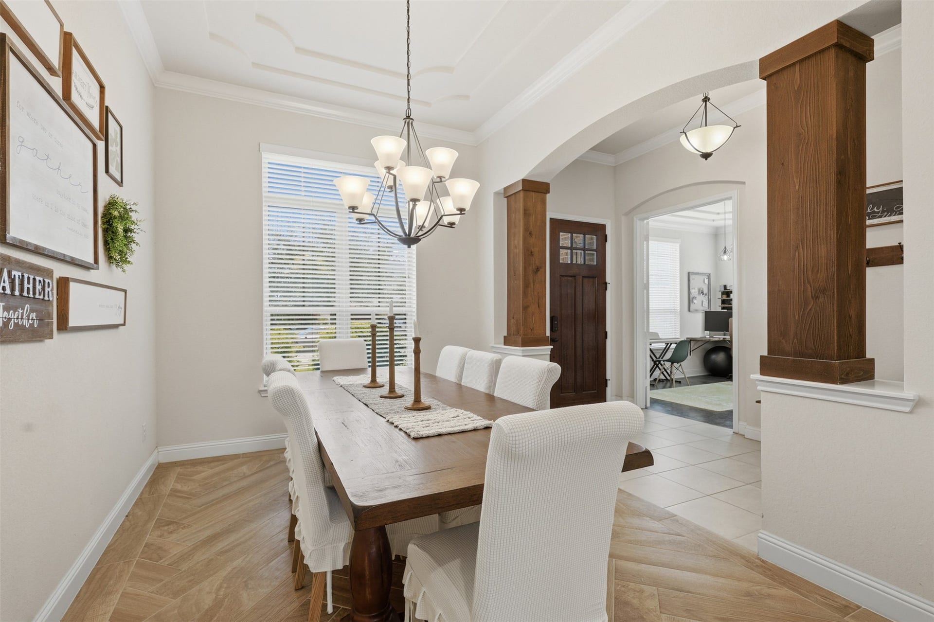 29622 Pewter Run Lane, Katy, TX 77494 Formal dining room perfect for entertaining family and guests.