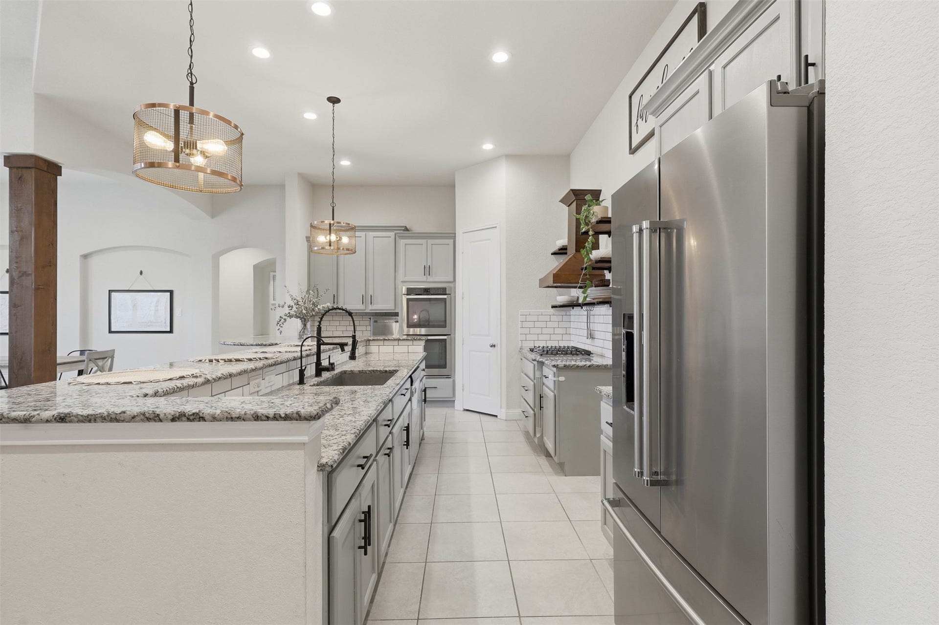 29622 Pewter Run Lane, Katy, TX 77494 Open-concept kitchen overlooking the main living areas.