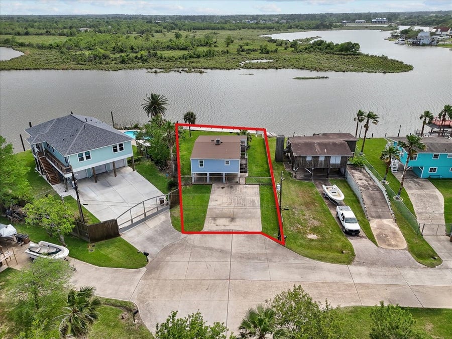 Property photo for 5030 Scenic Drive, Dickinson, TX