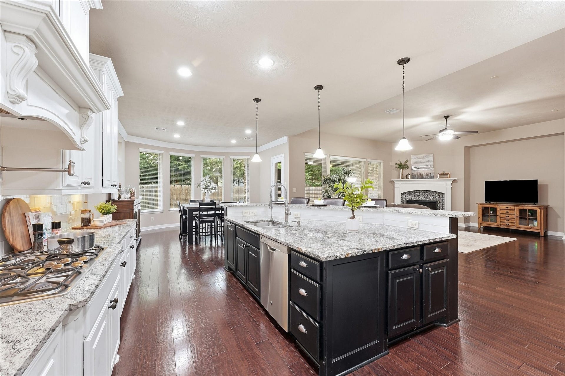 17215 Sages Ravine Drive, Humble, TX 77346 Kitchen
