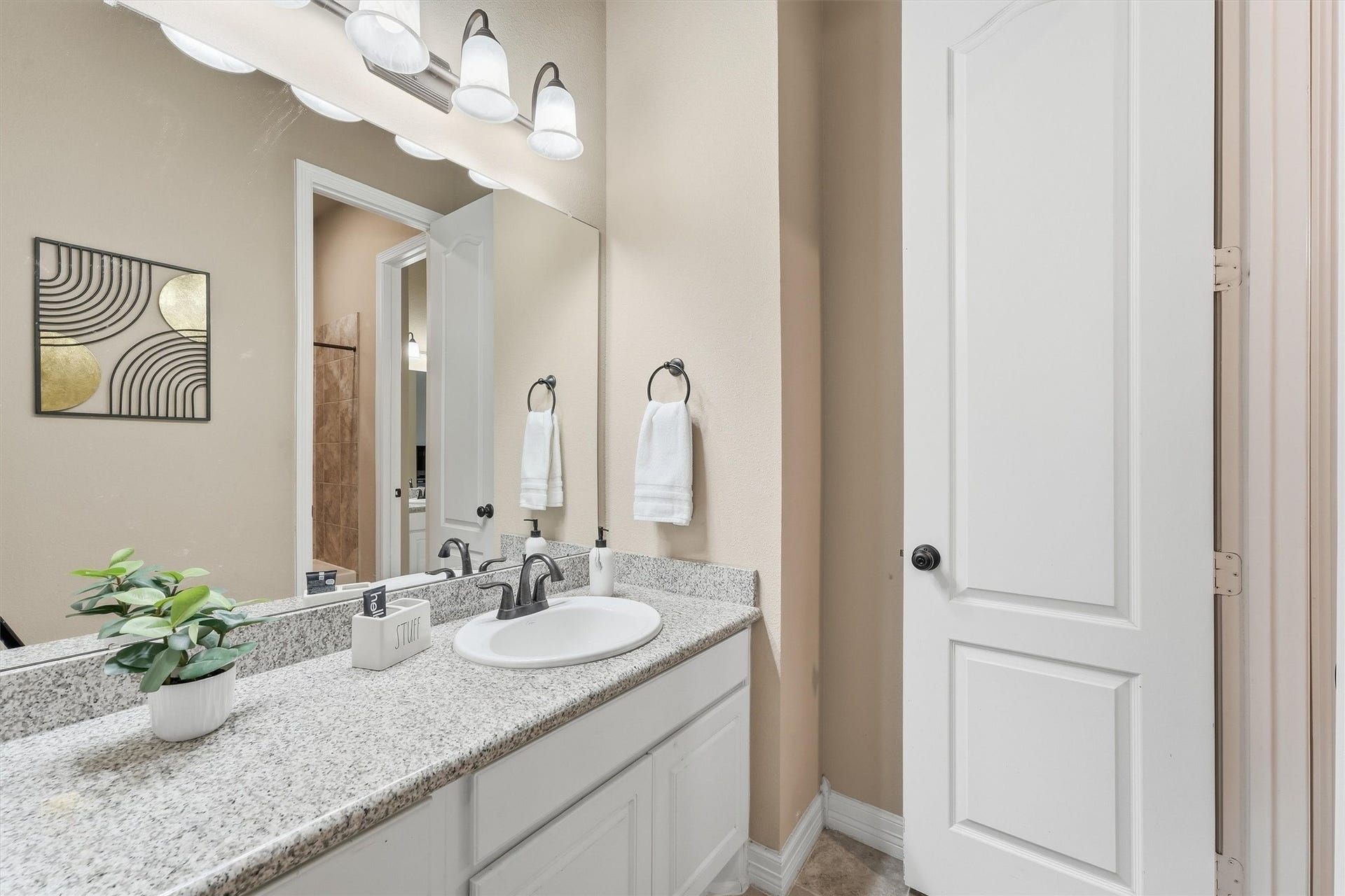 17215 Sages Ravine Drive, Humble, TX 77346 Hollywood Bathroom