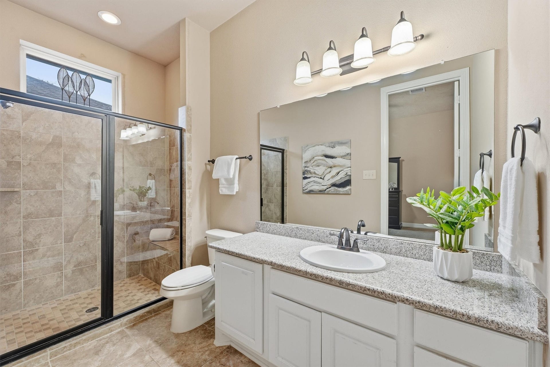 17215 Sages Ravine Drive, Humble, TX 77346 Secondary En suite Bathroom