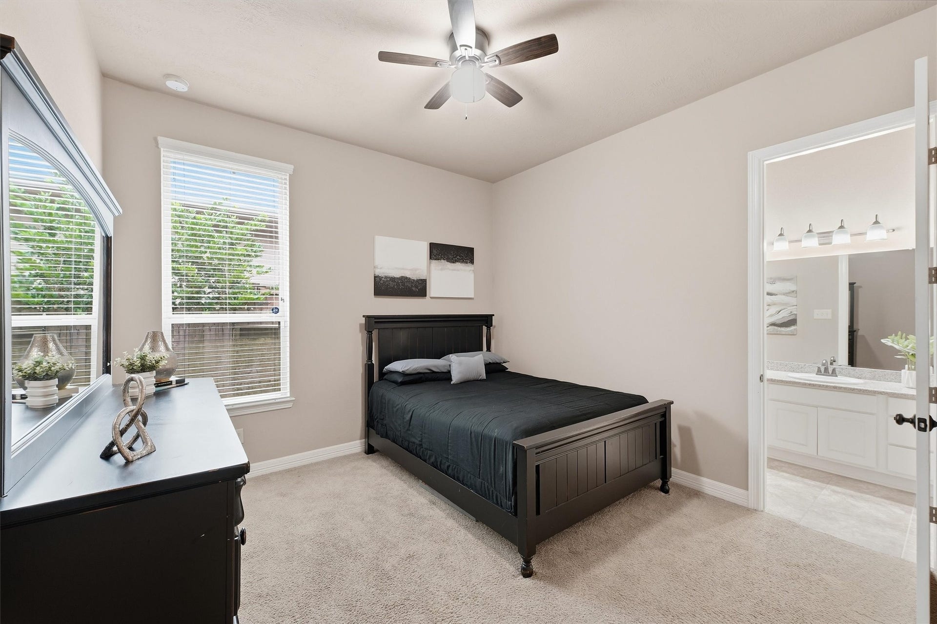 17215 Sages Ravine Drive, Humble, TX 77346 Secondary En suite Bedroom
