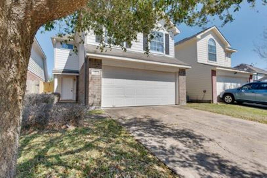 Property photo for 14034 Maximos Drive, Houston, TX