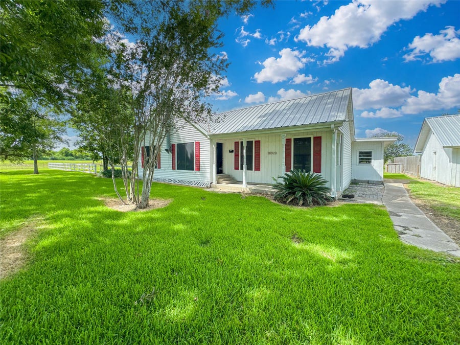 Property photo for 18027 W Clover Lane, Alvin, TX