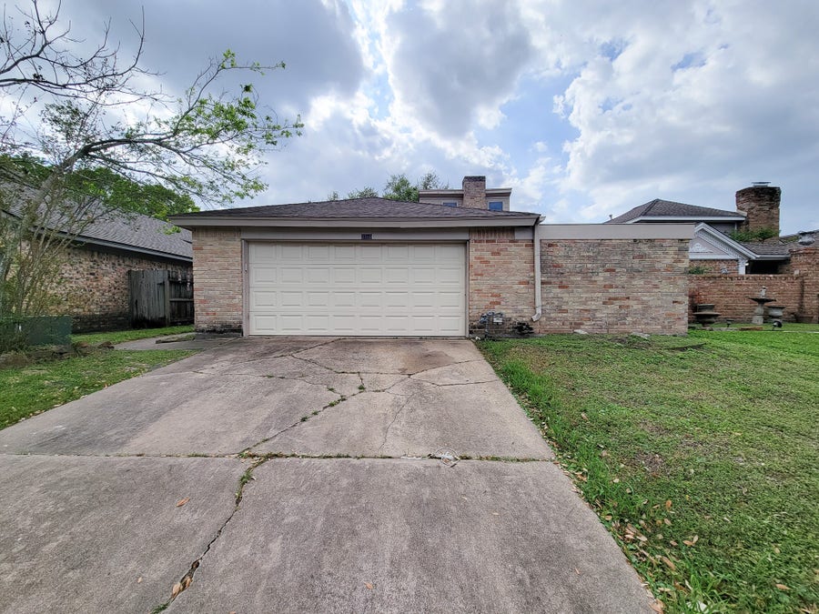 Property photo for 2710 Quail Creek Drive, Missouri City, TX