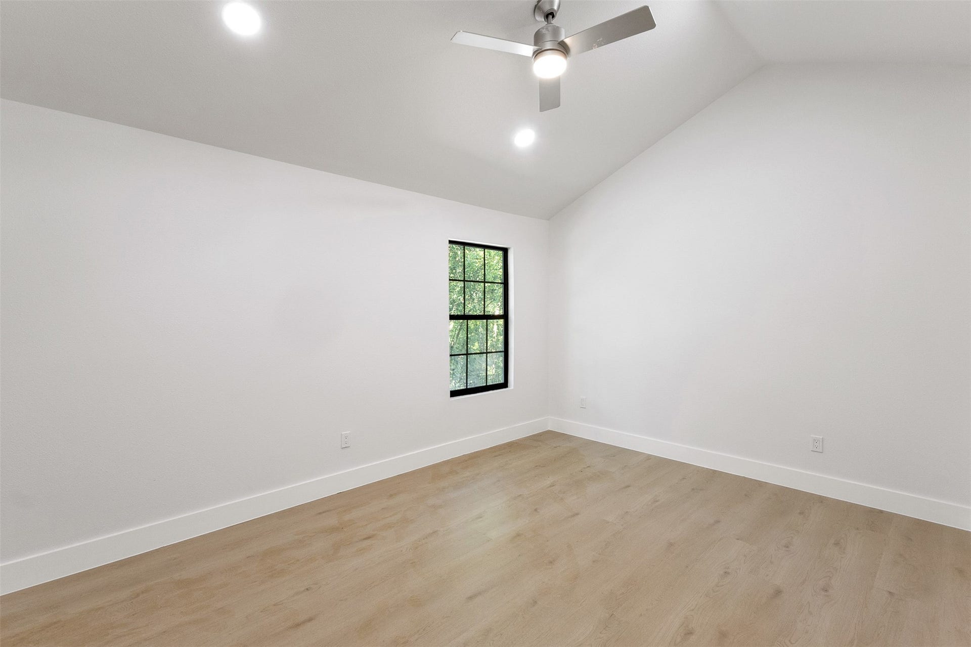 107 Beaver Tail Point, Houston, TX 77024 107 Beaver Tail Point, Houston, TX 77024