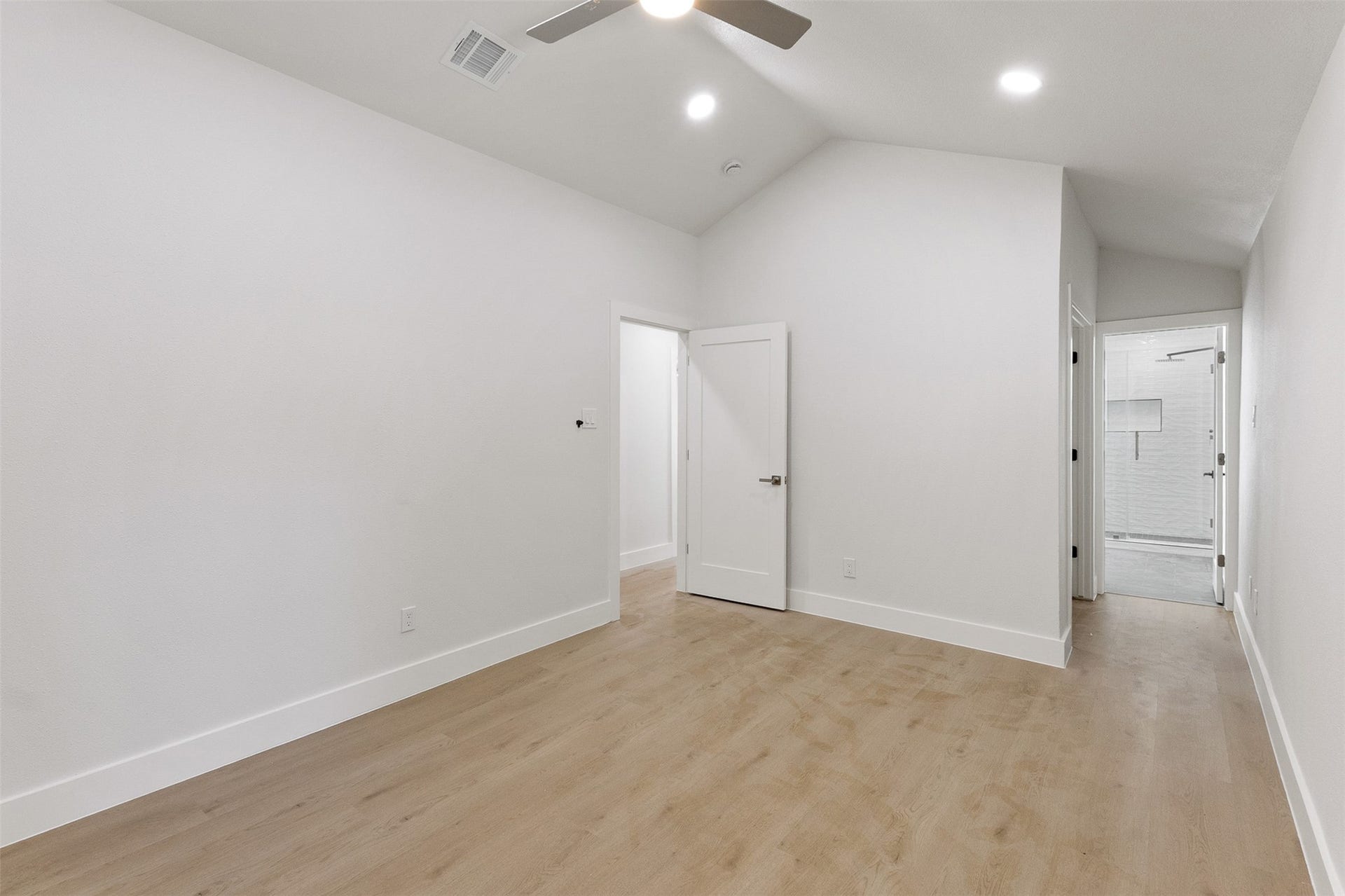 107 Beaver Tail Point, Houston, TX 77024 107 Beaver Tail Point, Houston, TX 77024