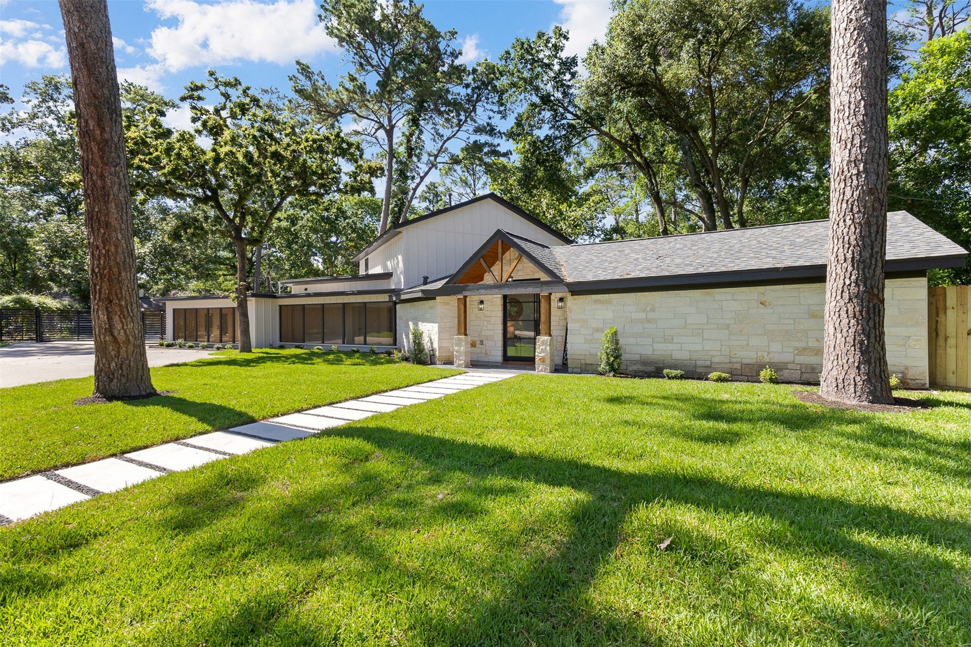 107 Beaver Tail Point, Houston, TX 77024 107 Beaver Tail Point, Houston, TX 77024