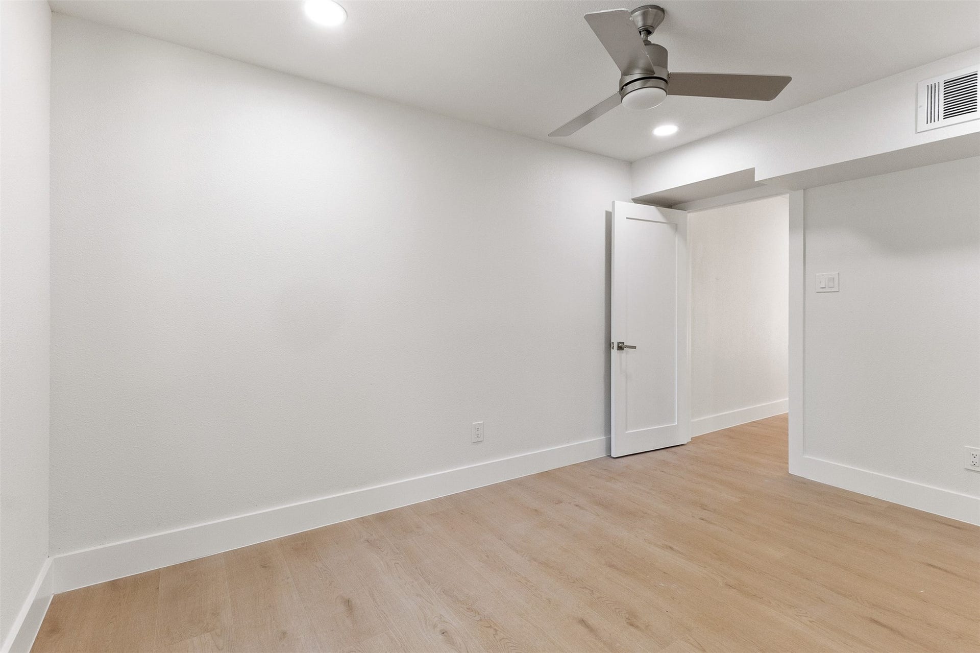 107 Beaver Tail Point, Houston, TX 77024 107 Beaver Tail Point, Houston, TX 77024