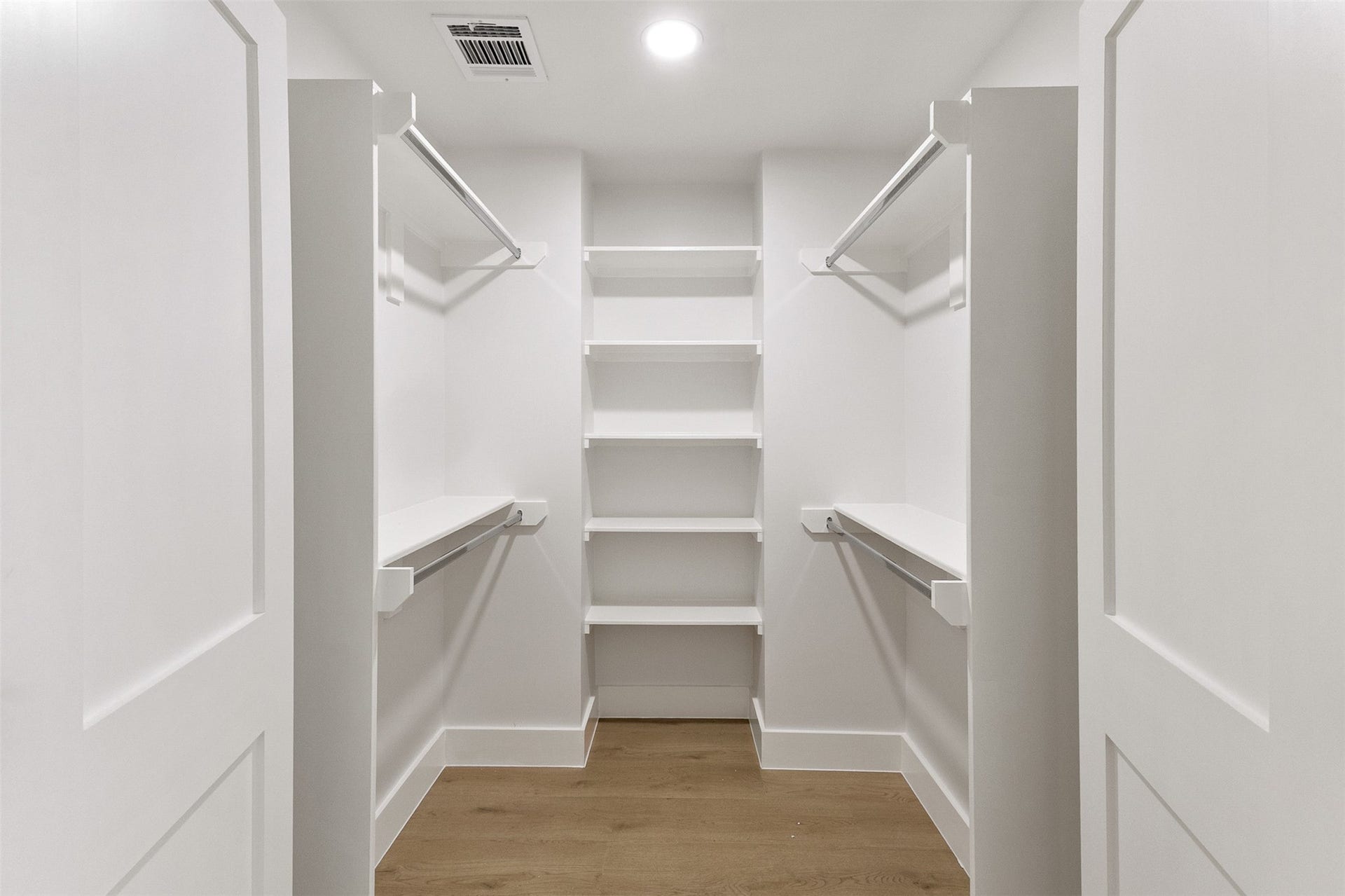 107 Beaver Tail Point, Houston, TX 77024 107 Beaver Tail Point, Houston, TX 77024