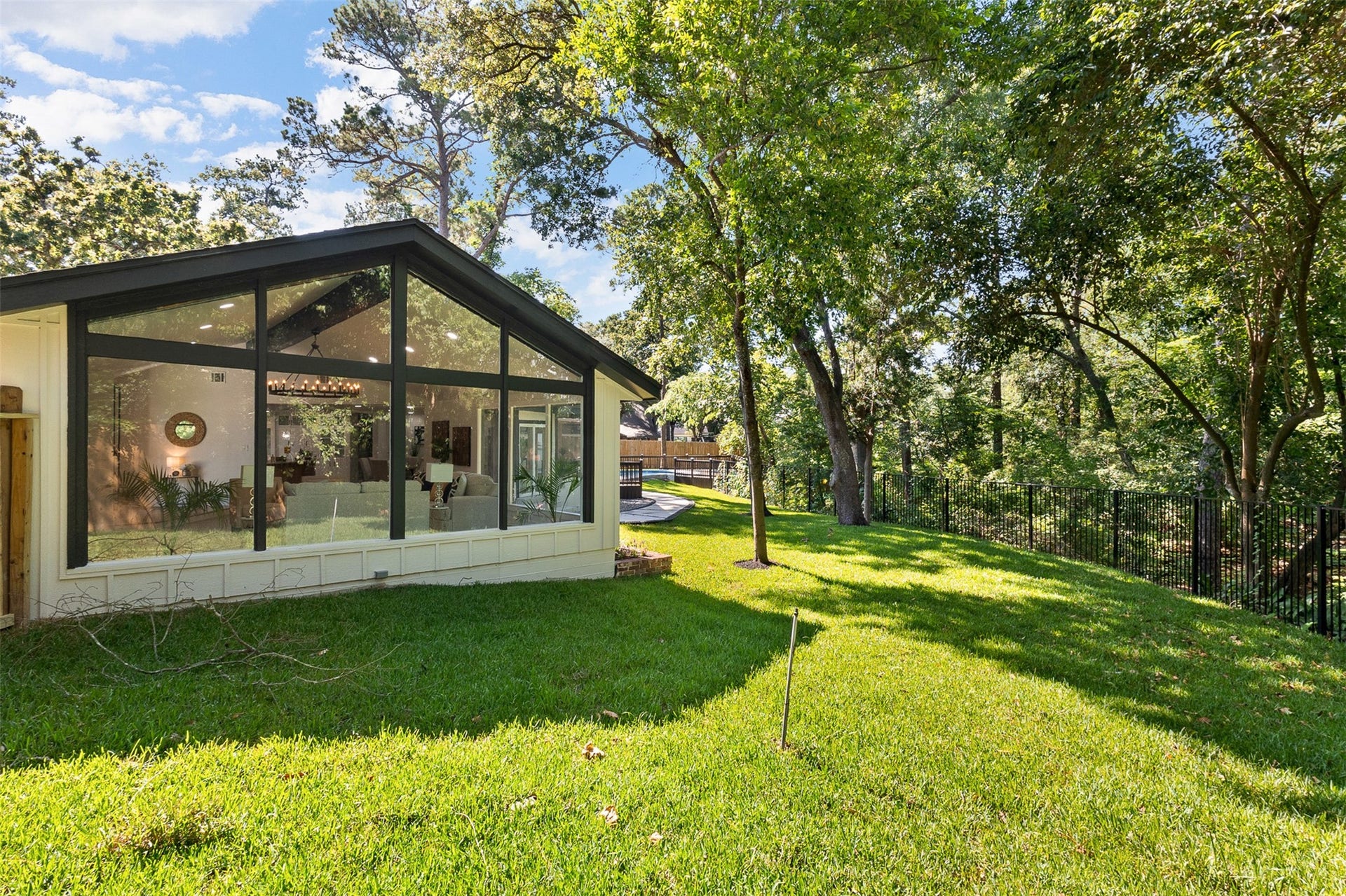 107 Beaver Tail Point, Houston, TX 77024 107 Beaver Tail Point, Houston, TX 77024