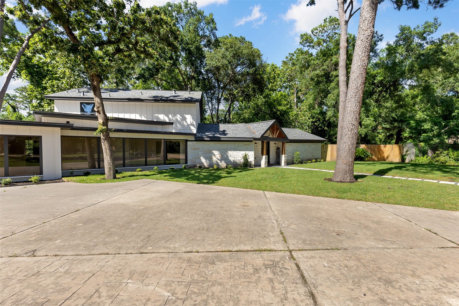 107 Beaver Tail Point, Houston, TX 77024 107 Beaver Tail Point, Houston, TX 77024