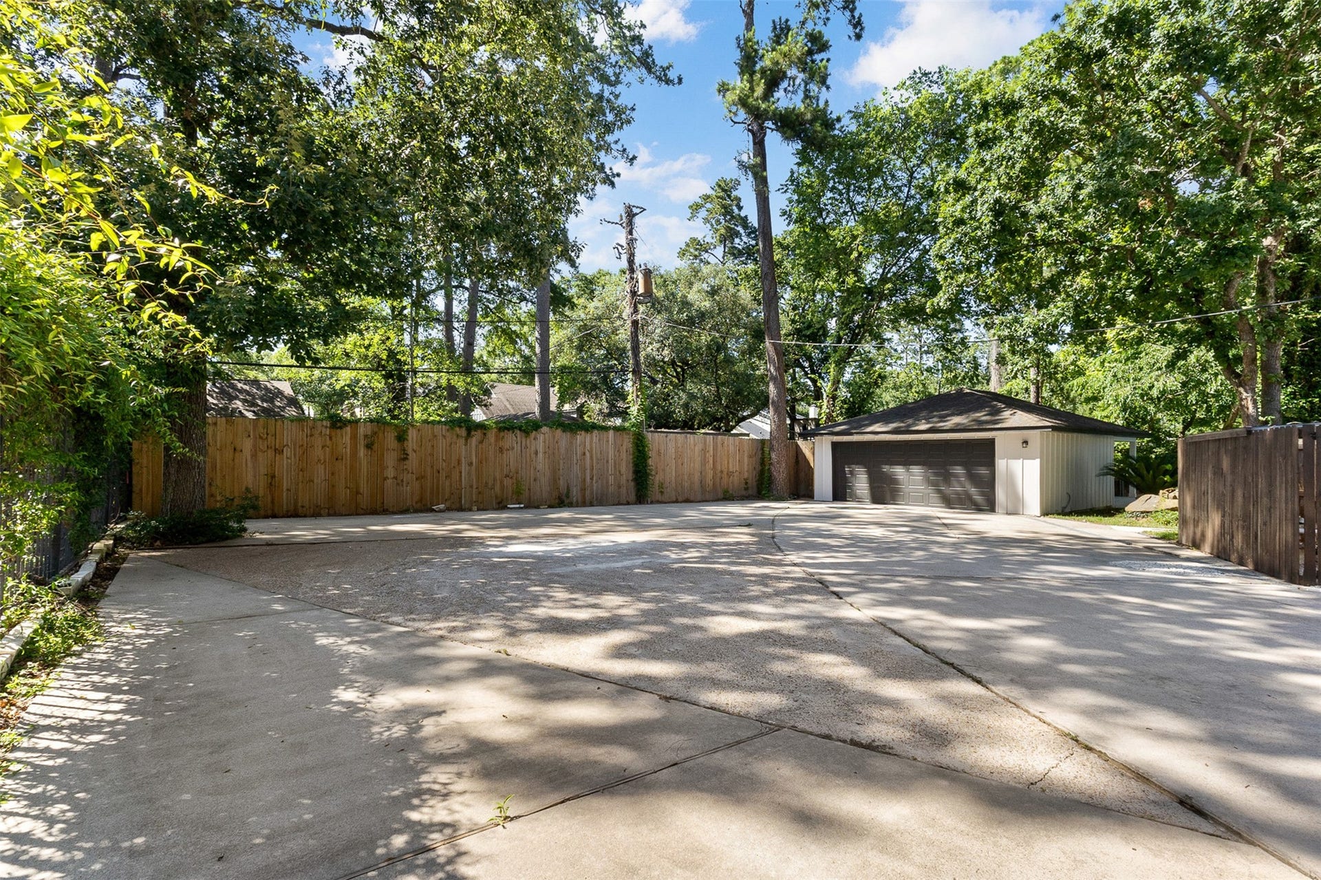 107 Beaver Tail Point, Houston, TX 77024 107 Beaver Tail Point, Houston, TX 77024