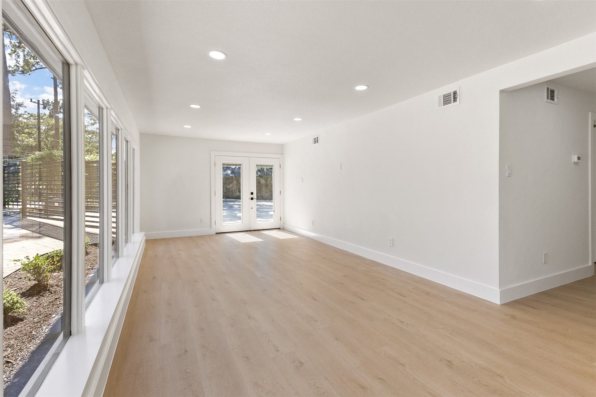 107 Beaver Tail Point, Houston, TX 77024 107 Beaver Tail Point, Houston, TX 77024
