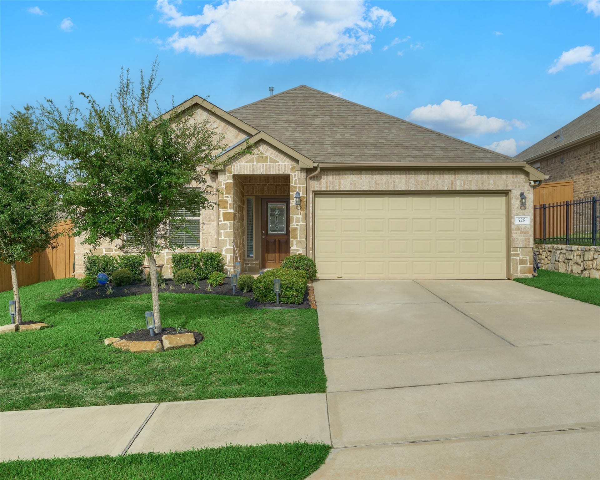 729 Yellow Birch Lane, Conroe, TX 77304 729 Yellow Birch Lane, Conroe, TX 77304